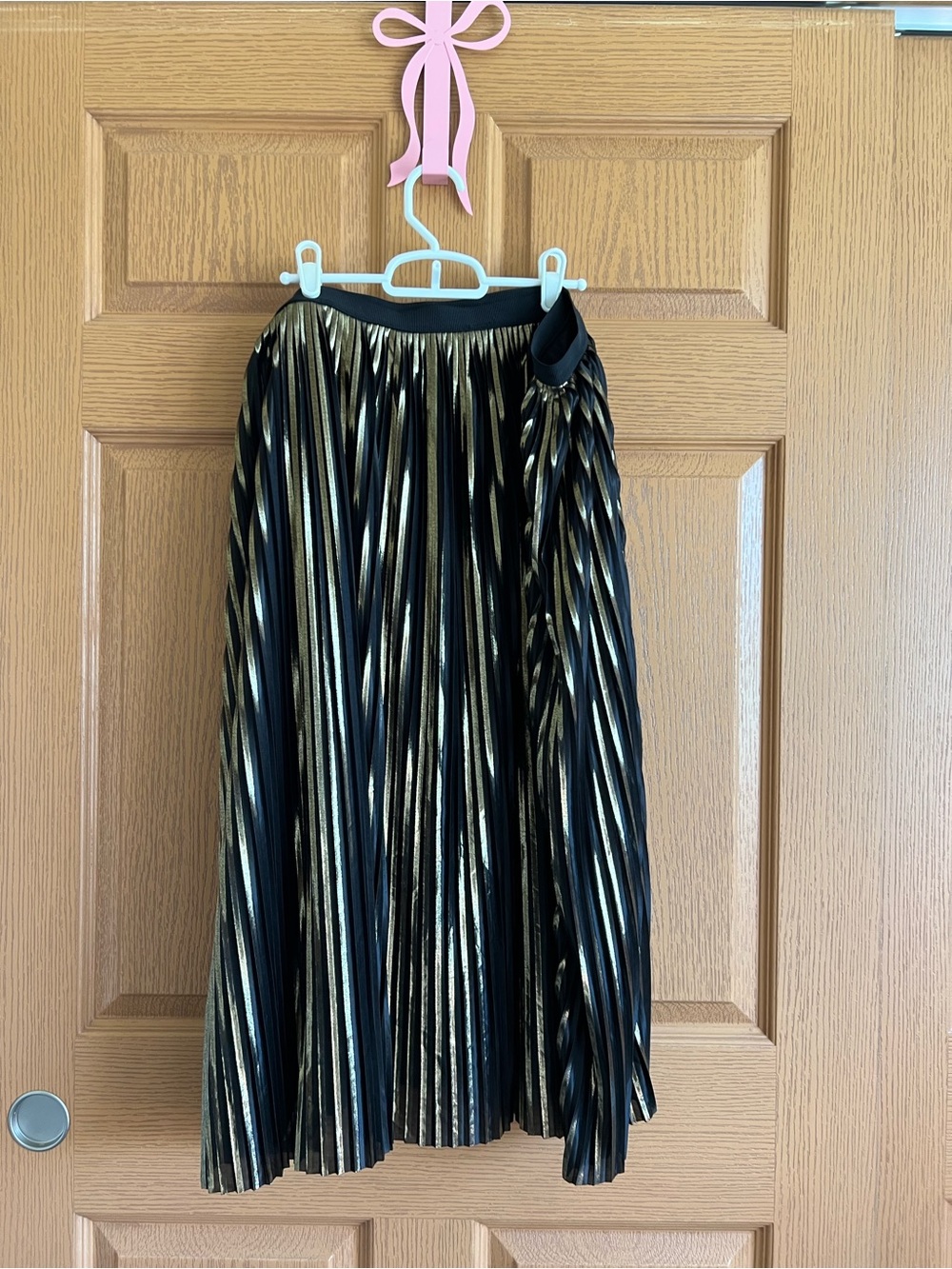 Lane Bryant Black and Gold Metallic Pleated Midi Skirt